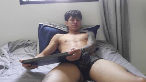 Snapshot of sex_love_sweat chatting on February 27, 2:39 pm sex_love_sweat online show from February 27, 2:39 pm