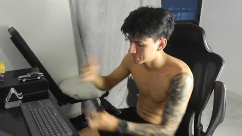 Snapshot of sex_love_sweat chatting on May 28, 11:35 pm sex_love_sweat online show from May 28, 11:35 pm