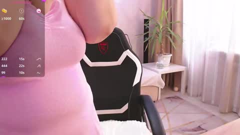 Roxy Kate Mary Alex Arnold online show from January 10, 9:44 am