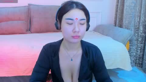 Lumi online show from April 1, 8:06 pm