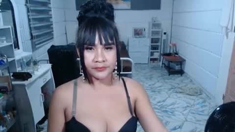 Snapshot of sexcum_trendingts_now chatting on October 6, 8:12 am MS Anna online show from October 6, 8:12 am
