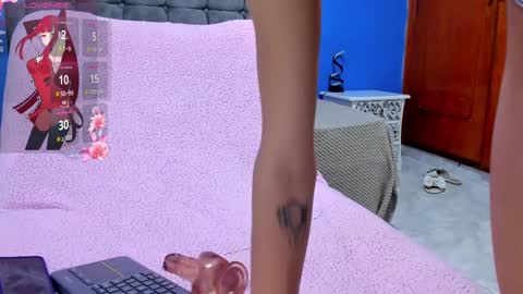 Snapshot of sexfenix_ chatting on February 19, 4:55 am karen and camilo online show from February 19, 4:55 am