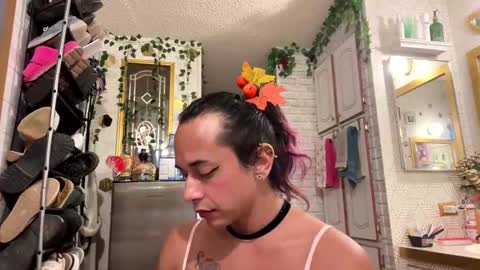 Snapshot of sexiwhiskey699 chatting on October 1, 9:04 am sexiwhiskey699 online show from October 1, 9:04 am