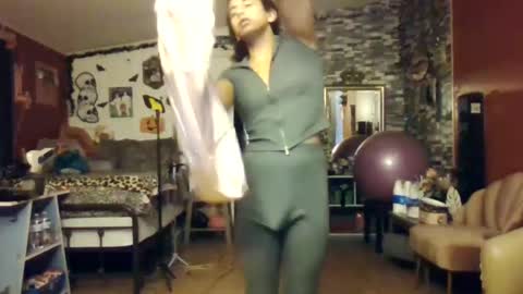 Snapshot of sexiwhiskey699 chatting on October 5, 5:17 am sexiwhiskey699 online show from October 5, 5:17 am