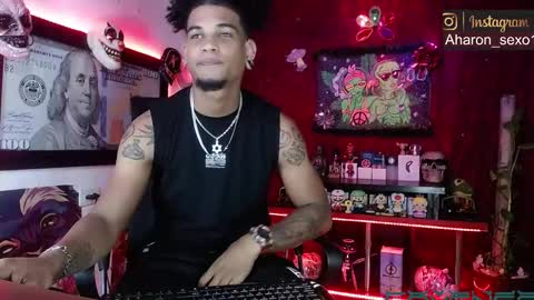 Snapshot of sexo_aharon chatting on January 16, 11:20 pm Aharon ravelo online show from January 16, 11:20 pm