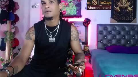 Snapshot of sexo_aharon chatting on February 2, 6:39 pm Aharon ravelo online show from February 2, 6:39 pm