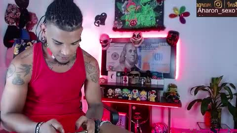 Snapshot of sexo_aharon chatting on February 5, 3:33 am Aharon ravelo online show from February 5, 3:33 am