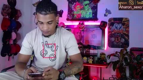Snapshot of sexo_aharon chatting on February 8, 3:32 am Aharon ravelo online show from February 8, 3:32 am