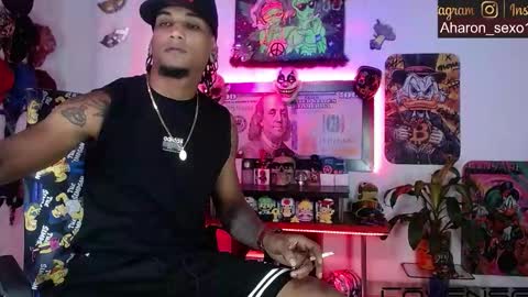 Snapshot of sexo_aharon chatting on February 9, 2:37 am Aharon ravelo online show from February 9, 2:37 am