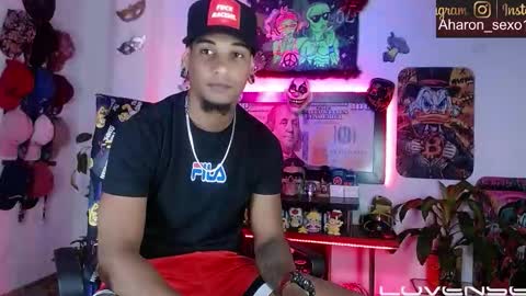 Snapshot of sexo_aharon chatting on February 15, 4:53 am Aharon ravelo online show from February 15, 4:53 am