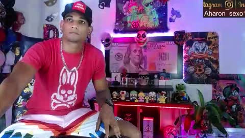 Snapshot of sexo_aharon chatting on February 22, 4:24 am Aharon ravelo online show from February 22, 4:24 am