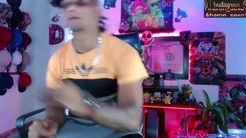 Snapshot of sexo_aharon chatting on February 23, 6:55 am Aharon ravelo online show from February 23, 6:55 am