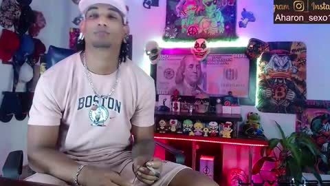 Snapshot of sexo_aharon chatting on February 24, 5:49 am Aharon ravelo online show from February 24, 5:49 am