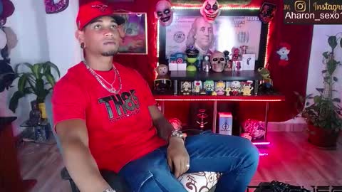 Snapshot of sexo_aharon chatting on March 20, 3:33 am Aharon ravelo online show from March 20, 3:33 am