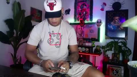 Snapshot of sexo_aharon chatting on July 8, 3:22 am Aharon ravelo online show from July 8, 3:22 am