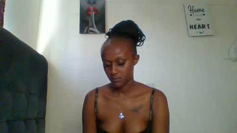Snapshot of sexsy_sally chatting on December 7, 12:02 pm sexsysally online show from December 7, 12:02 pm