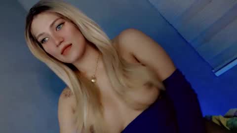 Snapshot of sexual_desire22 chatting on October 12, 10:20 pm Britney Allen online show from October 12, 10:20 pm