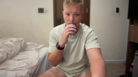 Snapshot of sexual_sbotage chatting on May 16, 1:32 pm Max Leman online show from May 16, 1:32 pm