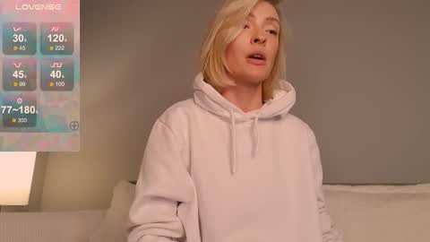 Snapshot of sexuallycorrect chatting on October 24, 8:16 pm Ray New video in bio online show from October 24, 8:16 pm