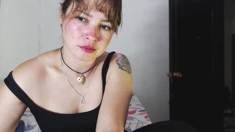 Snapshot of sexwwoman chatting on November 9, 9:13 pm CHIARA online show from November 9, 9:13 pm