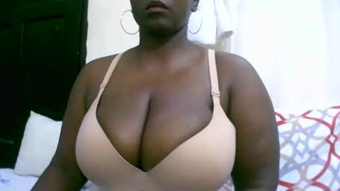 Snapshot of sexxi_ebony chatting on September 24, 11:41 pm sexxi_ebony online show from September 24, 11:41 pm