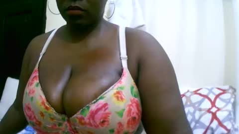 Snapshot of sexxi_ebony chatting on September 25, 11:52 pm sexxi_ebony online show from September 25, 11:52 pm