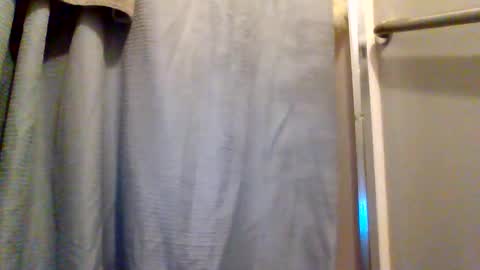 Snapshot of sexxileeah42o chatting on March 8, 5:44 am Leeah CloudZzz online show from March 8, 5:44 am