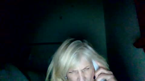 Snapshot of sexxileeah42o chatting on March 9, 8:51 am Leeah CloudZzz online show from March 9, 8:51 am