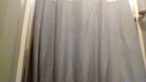 Snapshot of sexxileeah42o chatting on March 10, 10:20 am Leeah CloudZzz online show from March 10, 10:20 am