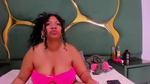 Snapshot of sexxtaty chatting on April 29, 4:33 pm Sexxtaty online show from April 29, 4:33 pm