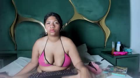 Snapshot of sexxtaty chatting on May 5, 5:10 pm Sexxtaty online show from May 5, 5:10 pm