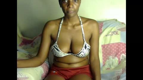 Snapshot of sexxy_boobiess chatting on October 27, 6:28 am Natural boobs online show from October 27, 6:28 am