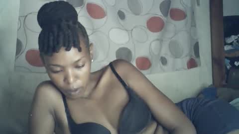 sexxy_curvy23 online show from February 17, 3:36 am