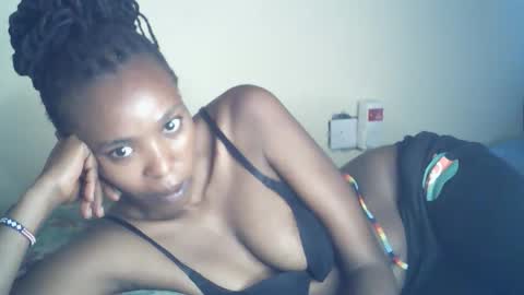 sexxy_curvy23 online show from April 18, 8:18 am