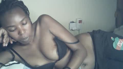 sexxy_curvy23 online show from May 30, 5:43 pm