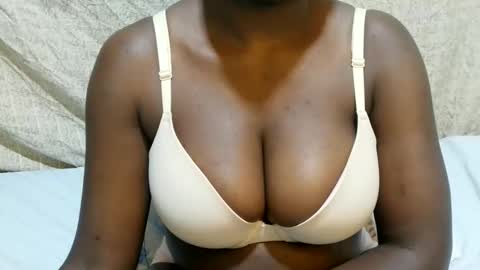 Snapshot of sexxy_maya1 chatting on June 2, 8:00 pm sexxy_maya1 online show from June 2, 8:00 pm