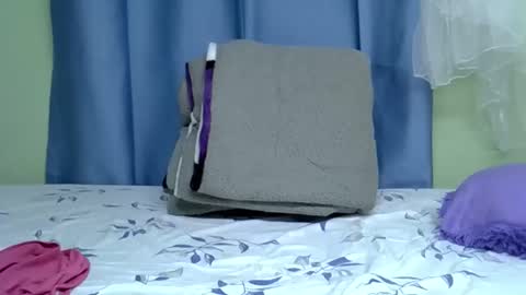 African Queen online show from March 31, 2:57 am