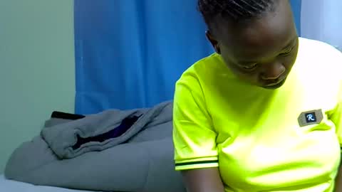 African Queen online show from May 22, 10:10 am