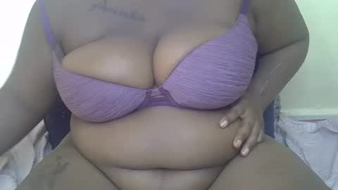 Snapshot of sexxydripy chatting on February 22, 1:40 am sly online show from February 22, 1:40 am