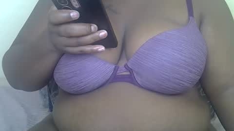 Snapshot of sexxydripy chatting on March 1, 9:22 am sly online show from March 1, 9:22 am