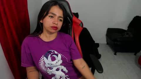 Snapshot of sexxyhot23 chatting on March 7, 4:46 am LINDA online show from March 7, 4:46 am