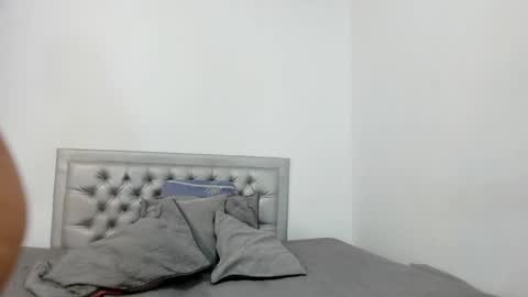 sexxylatincouple1 online show from March 31, 10:04 am