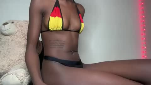 Snapshot of sexy_aluna chatting on October 13, 11:05 pm sexy_aluna online show from October 13, 11:05 pm