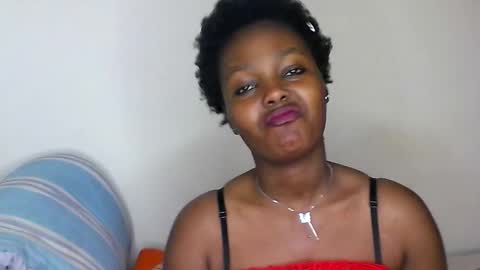 Snapshot of sexy_anayah chatting on February 25, 7:18 am sexy_anayah online show from February 25, 7:18 am