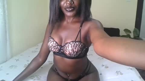 Snapshot of sexy_arriah chatting on July 5, 8:32 am Arria online show from July 5, 8:32 am