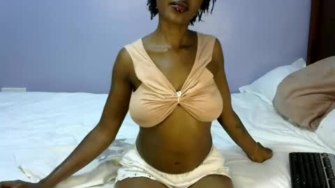 Snapshot of sexy_b7 chatting on July 28, 7:39 pm kiki online show from July 28, 7:39 pm