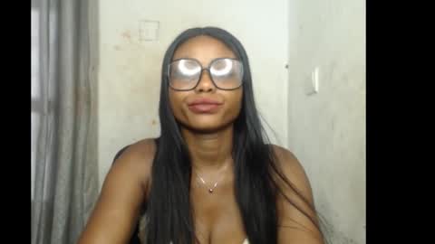 Snapshot of sexy_badgirl2 chatting on December 1, 8:52 am Sexy blackgirl2 online show from December 1, 8:52 am