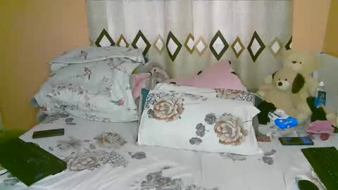 Snapshot of sexy_bluegirl chatting on October 13, 1:22 pm sexy_bluegirl online show from October 13, 1:22 pm