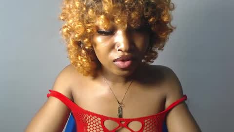 sexy_bluey247 online show from April 9, 9:31 pm