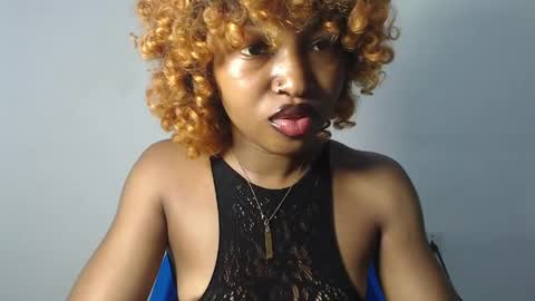 sexy_bluey247 online show from April 11, 3:22 am